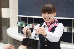 【接客で月収30万円が目指せる正社員採用】ゼロから高収入へ!21SEIKI八戸西